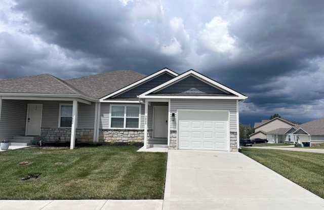 4 Bed | 3 Bath | 1 Car Garage Duplex in Kansas City w/ Move in Special
