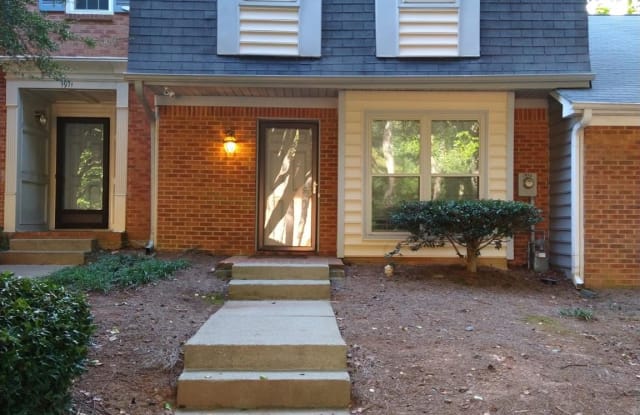 1913 Se Ivy Glen Dr - 1913 Ivy Glen Dr SE, Cobb County, GA 30082