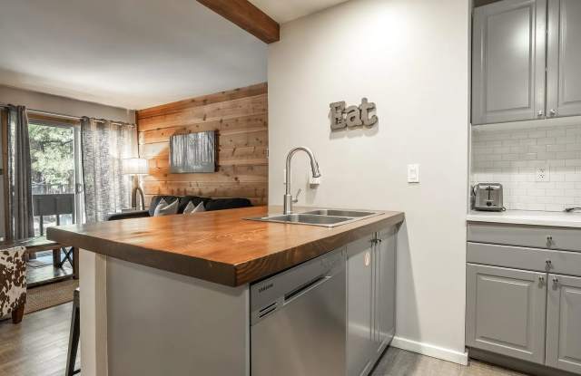 2499 Sierra Nevada Rd