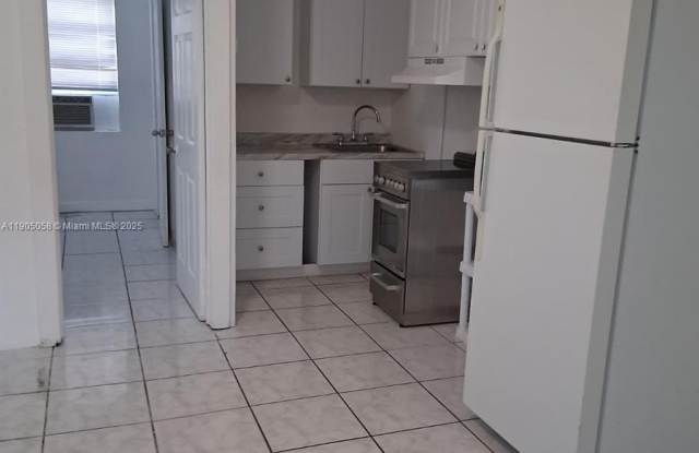 Photo of 2549 NE 190th St