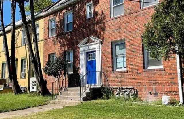 5822 9TH Street NW