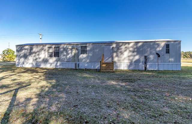 Rosewood Rental! Newly Remodeled 2 BR, 2 BA Single Wide in Goldsboro
