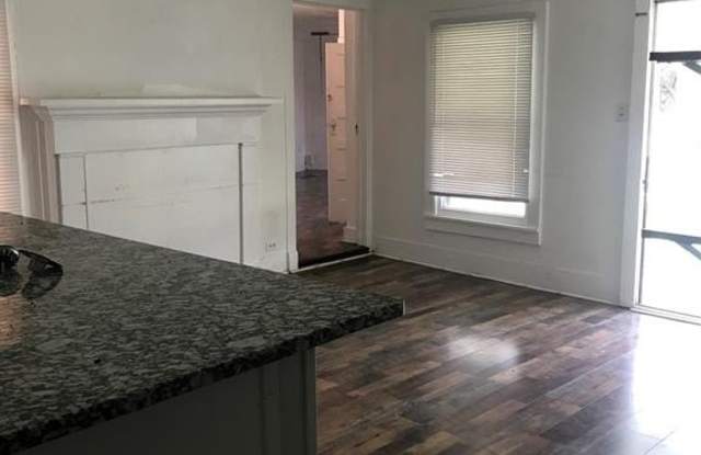 100 E Magnolia Street