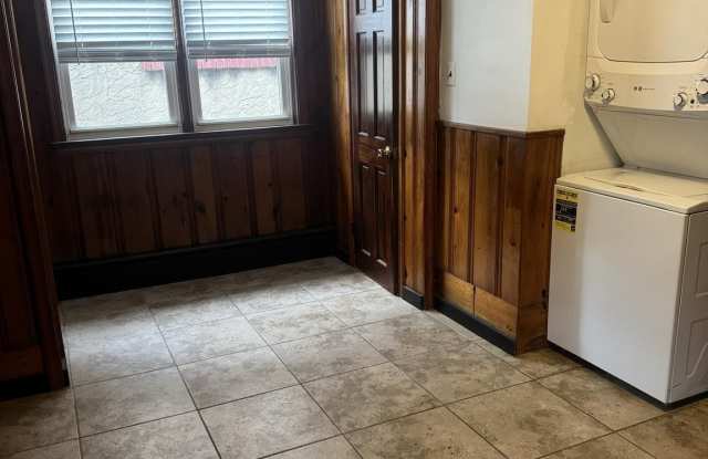 639 SPRING MILL Avenue unit: Rear