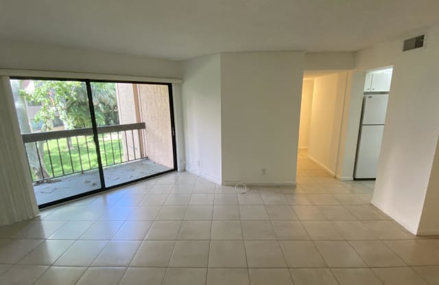 1820 North Congress Avenue, #203 - 203, #203 - 1820 N Congress Ave, West Palm Beach, FL 33401