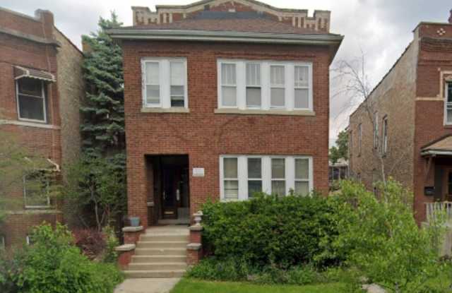 5208 W Hutchinson Street unit: 2