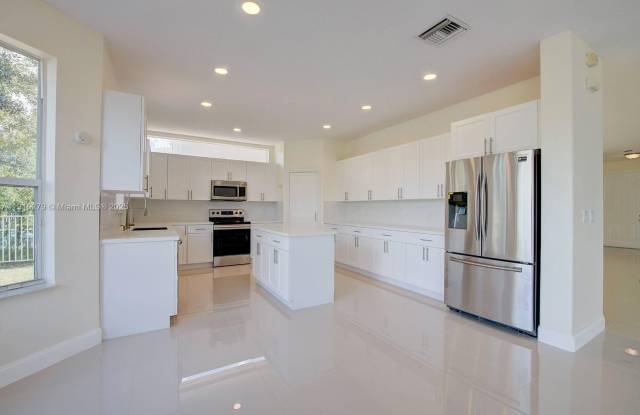 15711 SW 53rd Court -, Miramar, FL 33027