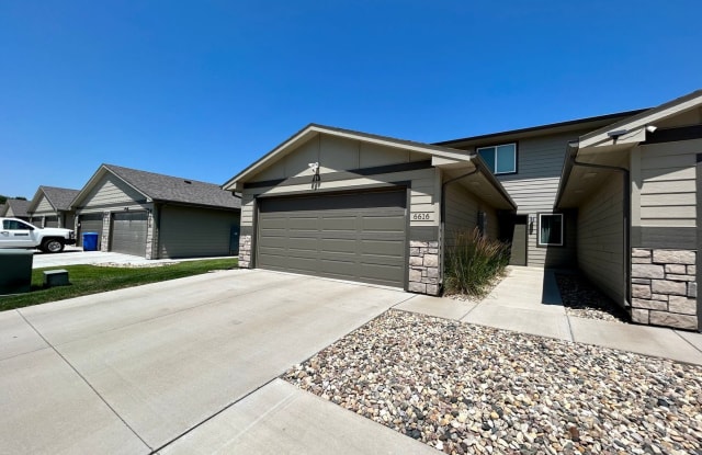 6616 W 6th Pl - 6616 West 6th Place, Sioux Falls, SD 57107