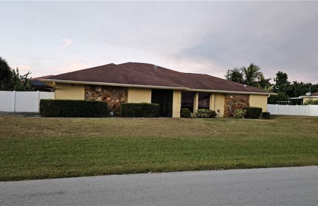 Photo of 4504 6th Street W