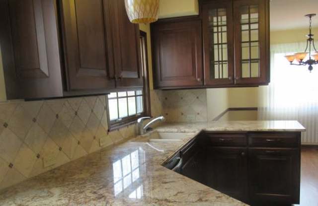 12706 N. Maplecrest Ln