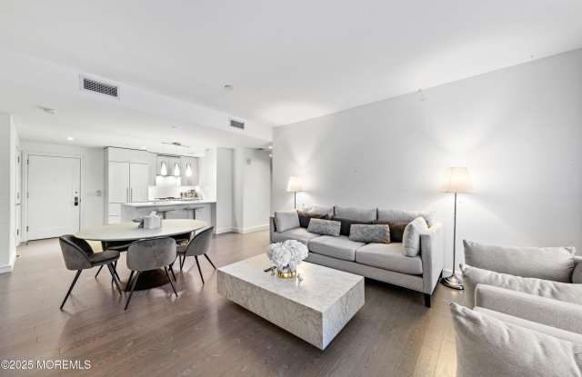 15 Morris Avenue unit: 202