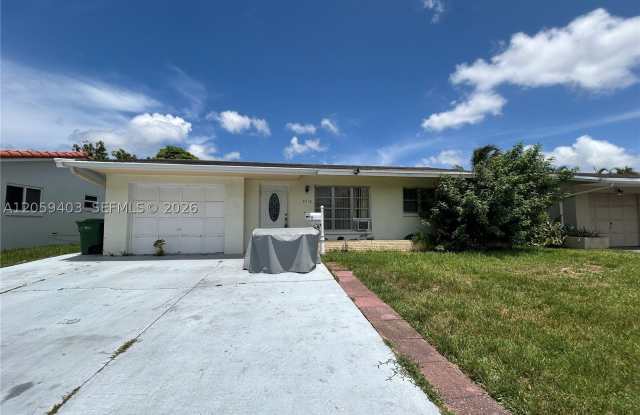 5710 NW 64th Way
