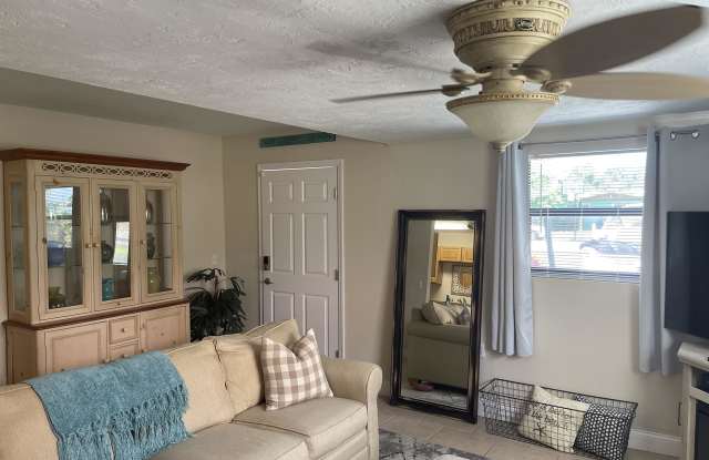 834 East 25th Avenue