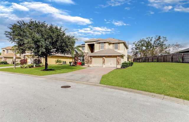 112 CYPRESS POINTE COURT