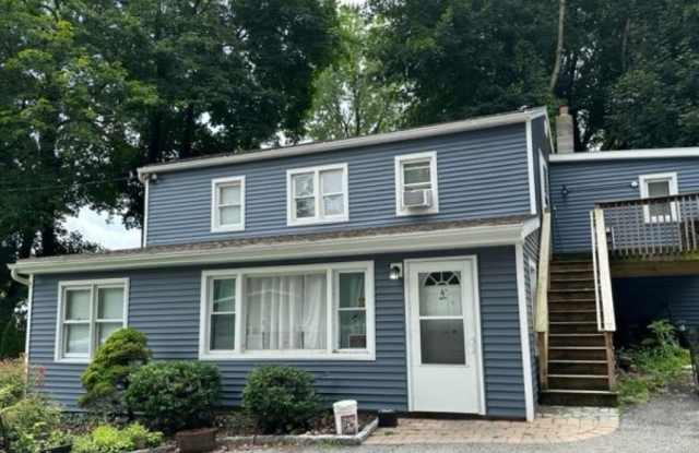 Photo of 4 Riverview Avenue unit: 2