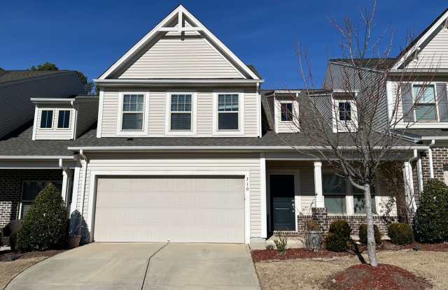 Spacious 3BD, 3.5Bath, 2700+ SF Townhome Minutes from RTP