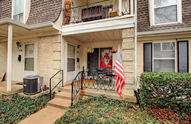 Deauville Apartments