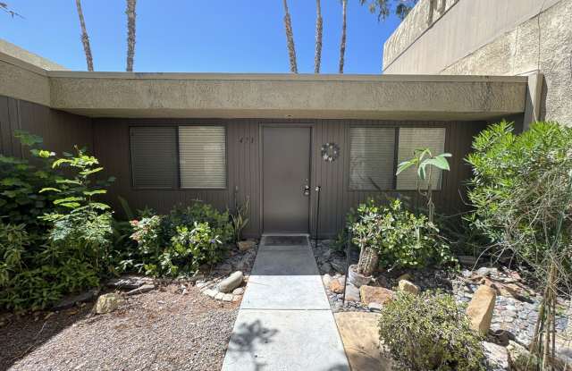 AVAILABLE NOW! BEAUTIFUL 3 Bed 2 Bath CONDO in PALM SPRINGS - 473 Bradshaw East Lane, Palm Springs, CA 92262