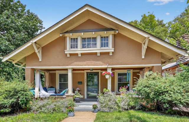 Photo of Great 3 Bedroom  2 Full Baths In GREAT South Plaza Location