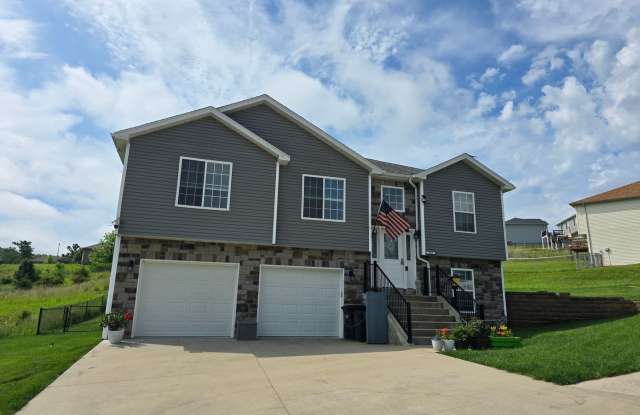 203 Ridgeview Dr