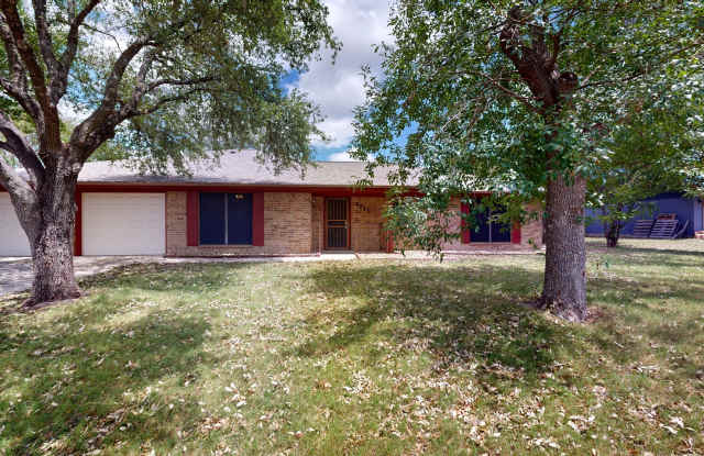 2 WEEKS FREE + $1,595 for a 3 Bedroom vintage charmer in Harker Heights!