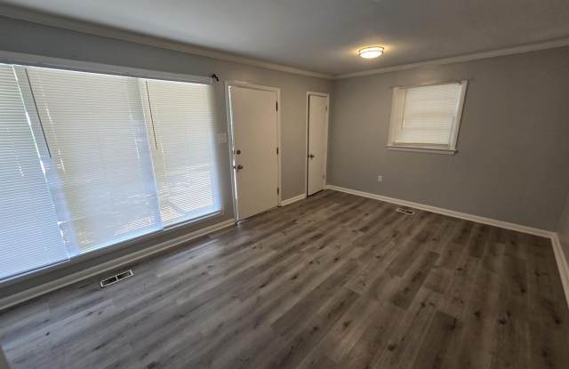 8713 westwood Avenue