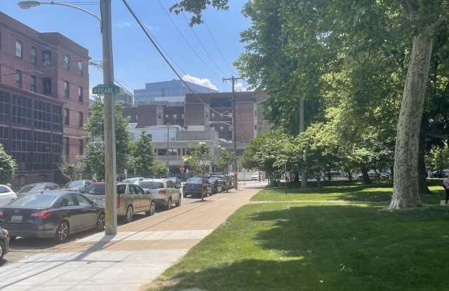 333 N SAUNDERS AVENUE