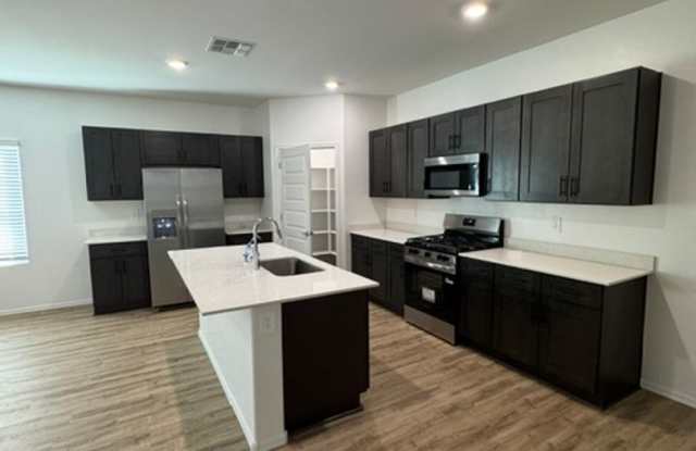 Marana- 4 bedroom/ 2 bathroom BRAND NEW HOME!