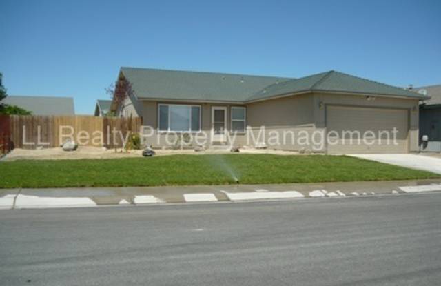 979 Short Cut Drive - 979 Short-Cut Ln, Fernley, NV 89408