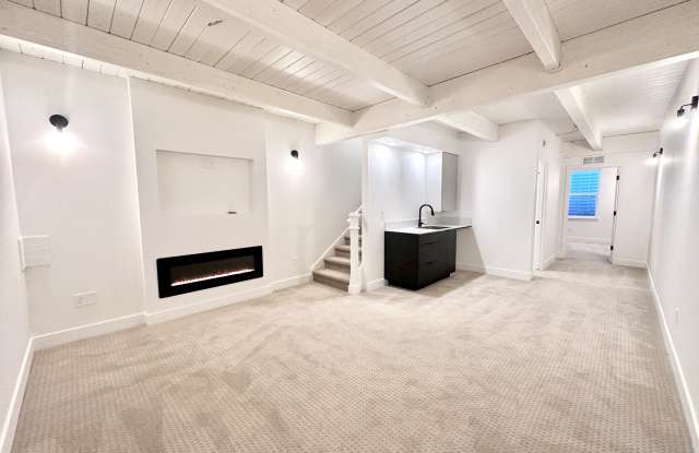 Photo of 4002 Blue Pine Lane - 1