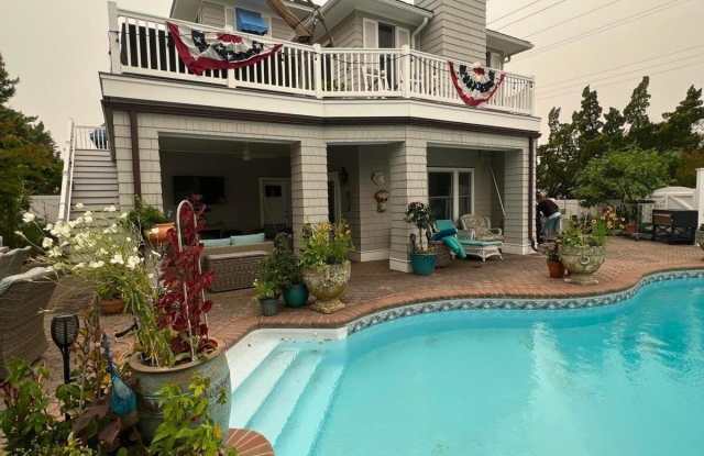 106 Mathis Place