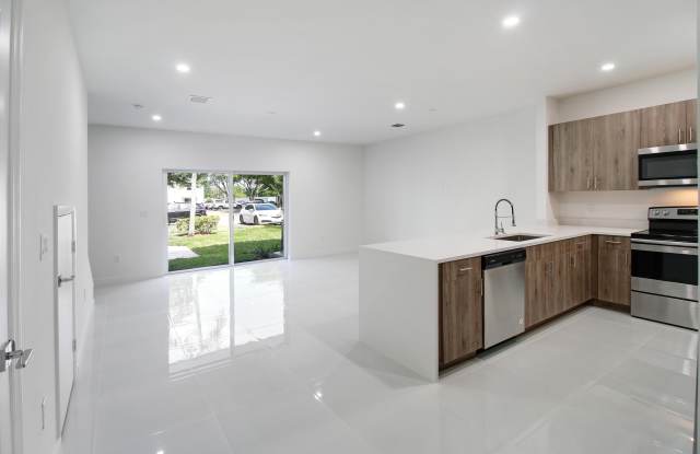 1285 Crystal Way