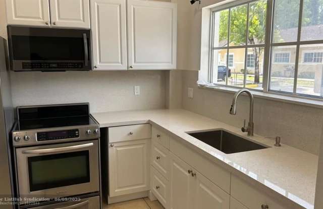 Photo of 3834 SW 48th Ave