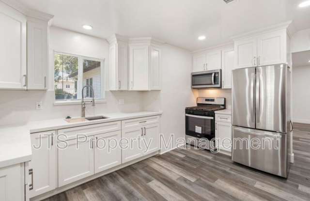 3041 San Carlos Way