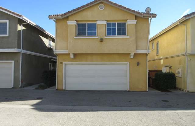 Photo of *Reduced* 3 bedroom, 2.5 bath townhome on Dronfield in Polk Village complex