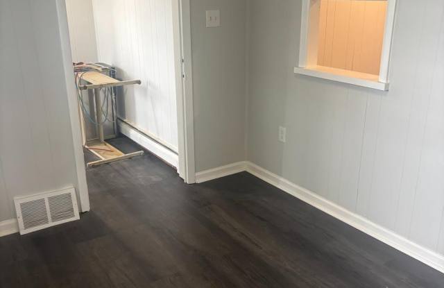 311 W JOHNSON HWY unit: 1St Floor