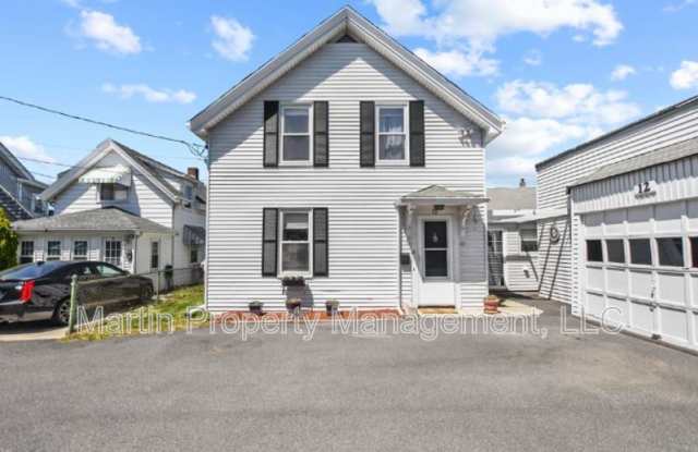 12 Lowell Place