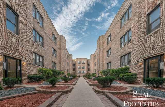 3722 N Pine Grove Ave - 3722 North Pine Grove Avenue, Chicago, IL 60613