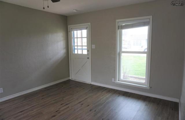 5012 Lakefront Drive