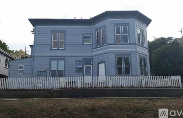 Photo of 567 Loring Ave