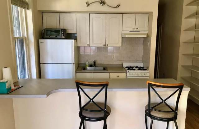 312 S 12TH Street unit: 1Rr