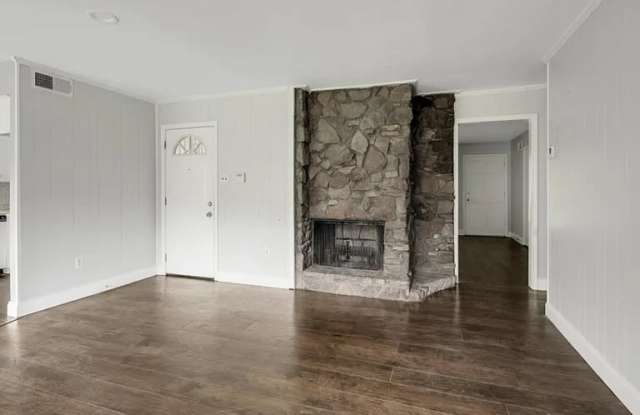 2939 Mountain Terrace Street