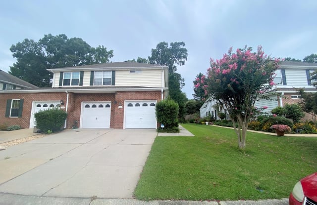 301 Belmont Cir - 301 Belmont Circle, York County, VA 23693