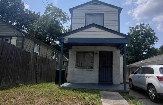 Renovated house in quite Neighborhood