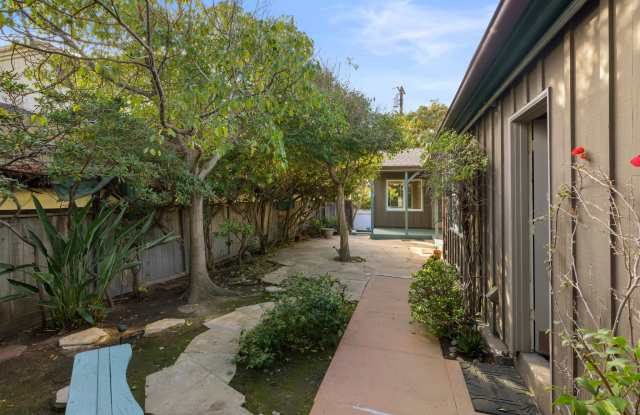 8490 La Jolla Shores Drive