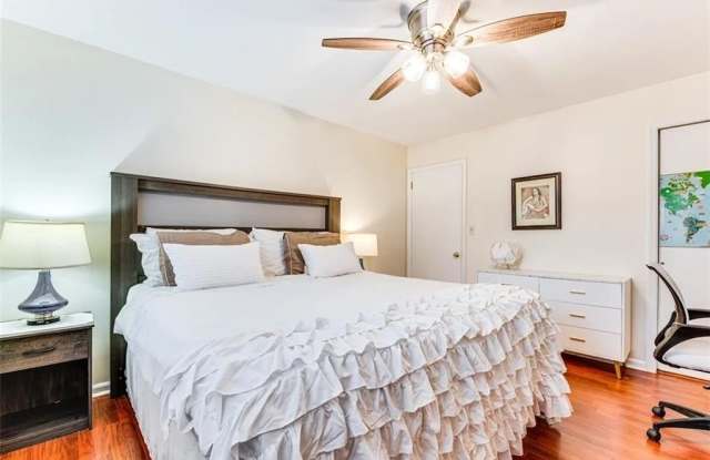 841 Artwood Road NE unit: 841