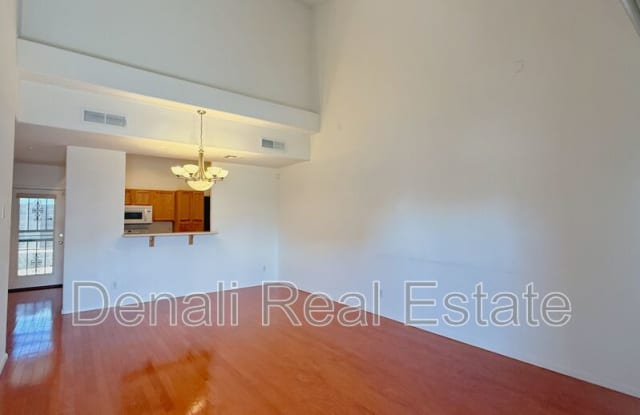 15802 N Hidden Valley Ln