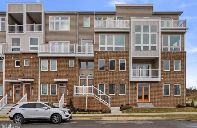 1631 BLACKSMITH Way unit: 214B