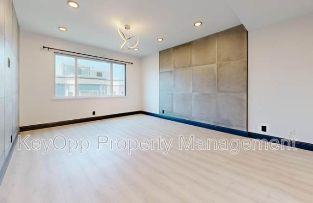711 La Playa Street #3 - Main
