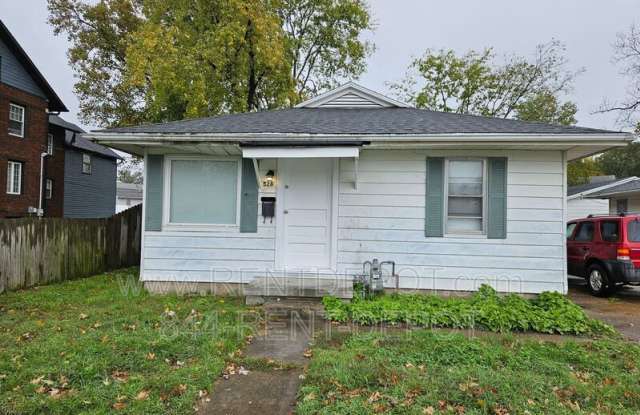 Photo of 1528 SE Riverside Dr.